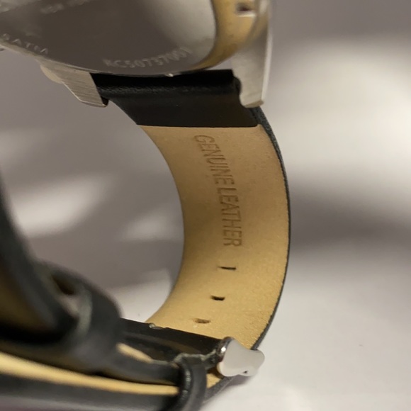 Kenneth Cole chronograph leather strap men’s watch - Picture 4 of 6